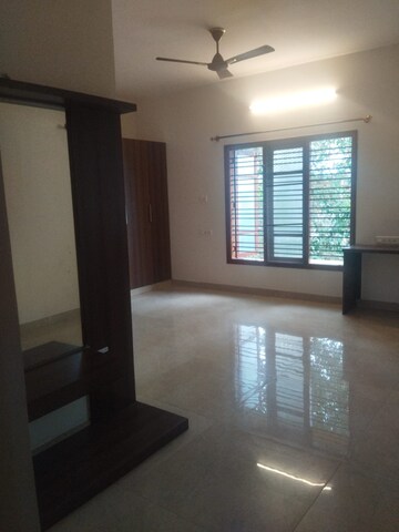 Room in 4 BHK Villa at Royal Placid, Hsr Layout – for Rent