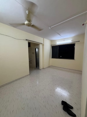 Room in 1 BHK Apartment at Mandakini CHS, Dahisar East – for Rent