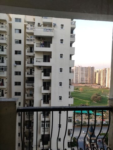 2 BHK Apartment For Rent in Nimbus The Hyde park, Sector 78