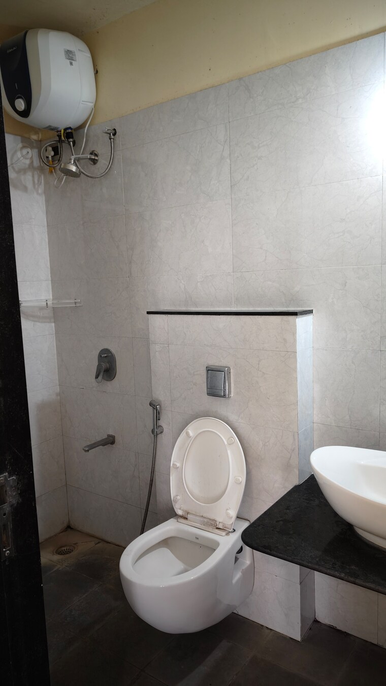 Bathroom, nyati-evolve-1 2 Bedroom 820 Sq.Ft. Apartment In Magarpatta City Pune 9509707