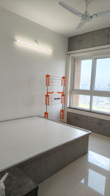 Room in 2 BHK Apartment at Nyati Evolve 1, Magarpatta City – for Sale