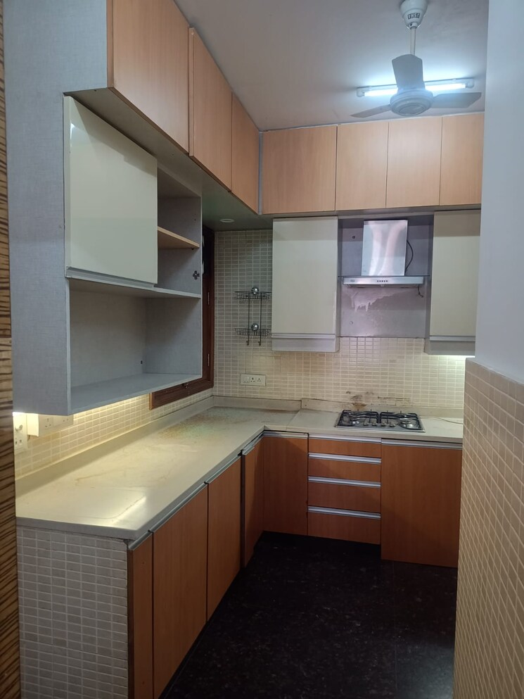 Kitchen, geetanjali enclave 4 Bedroom 3200 Sq.Ft. Builder Floor In Geetanjali Enclave Delhi 9509734