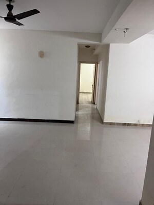 Room in 3.5 BHK Apartment at BPTP The Resort, Sector 75 – for Rent
