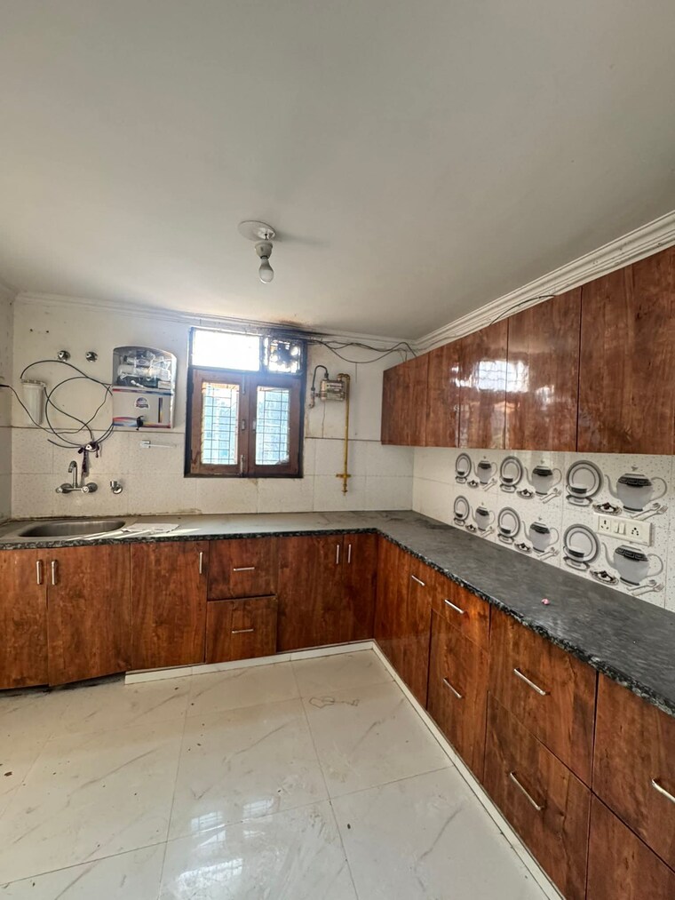 Kitchen, chattarpur 3 Bedroom 1150 Sq.Ft. Builder Floor In Chattarpur Delhi 9509712