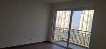 Room in 4 BHK Apartment at BPTP Mansions, Sector 66 – for Rent