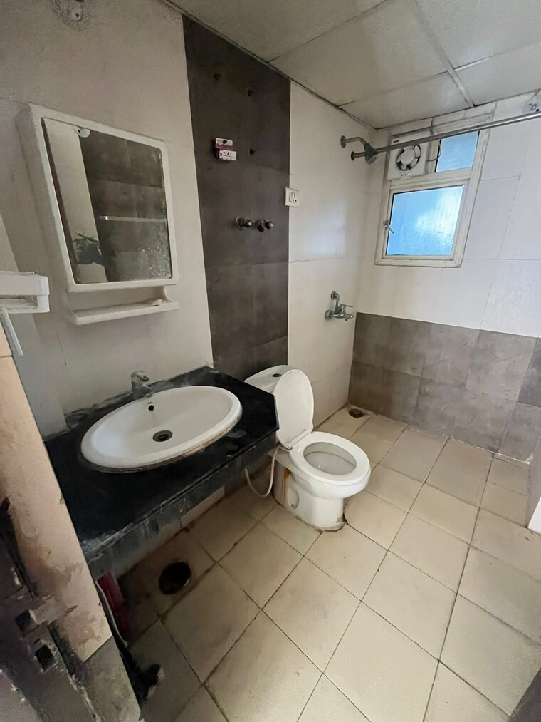 Bathroom, supertech-cape-town 3 Bedroom 1295 Sq.Ft. Apartment In Sector 74 Noida 9509745