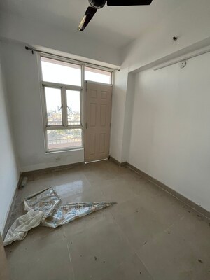 2.5 BHK Apartment For Rent in Supertech Cape Town, Sector 74