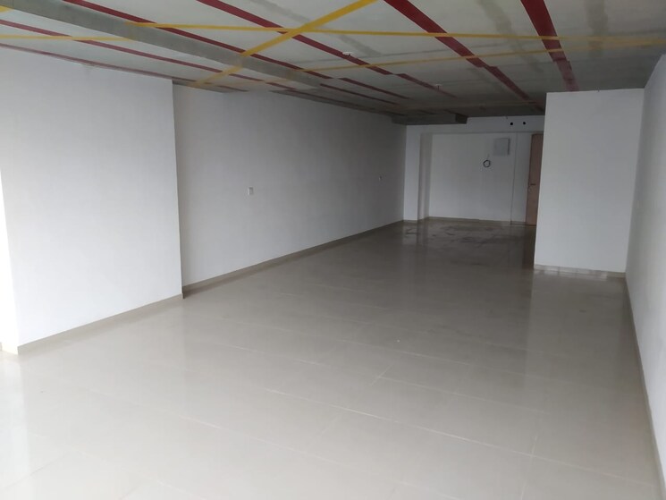 Room, vastrapur Commercial Office Space 3270 Sq.Ft. In Vastrapur Ahmedabad 9509797