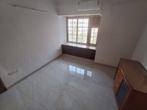 Room in 3 BHK Apartment at Highland Park Andheri West, Andheri West – for Rent