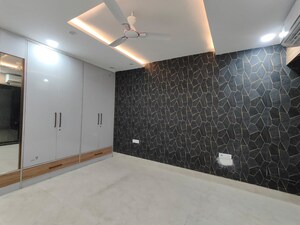 Bedroom in 4 BHK Builder Floor at Unitech South City 1, South City 1 – for Rent