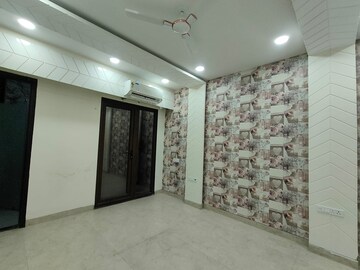 Room in 4 BHK Builder Floor at Unitech South City 1, South City 1 – for Rent