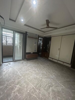 Room in 3 BHK Builder Floor at Rajouri Garden – for Rent
