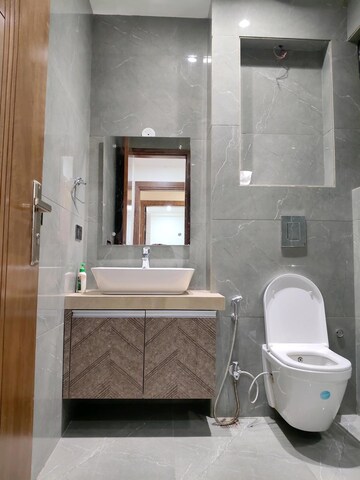 Bathroom in 2 BHK Builder Floor at Sector 46 – for Rent