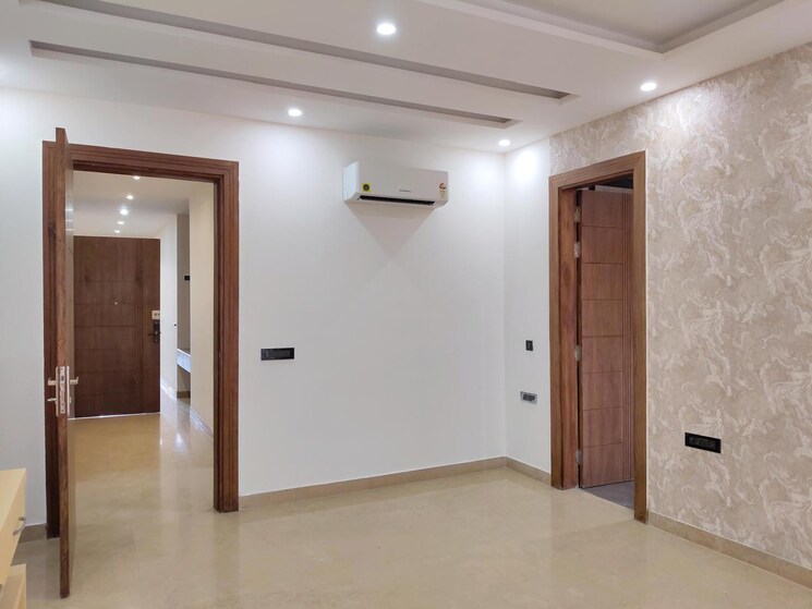 Room, sector 46 2 Bedroom 1900 Sq.Ft. Builder Floor In Sector 46 Gurgaon 9509810