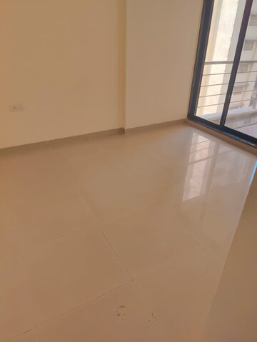 Room in 2 BHK Apartment at MM Spectra, Chembur – for Rent