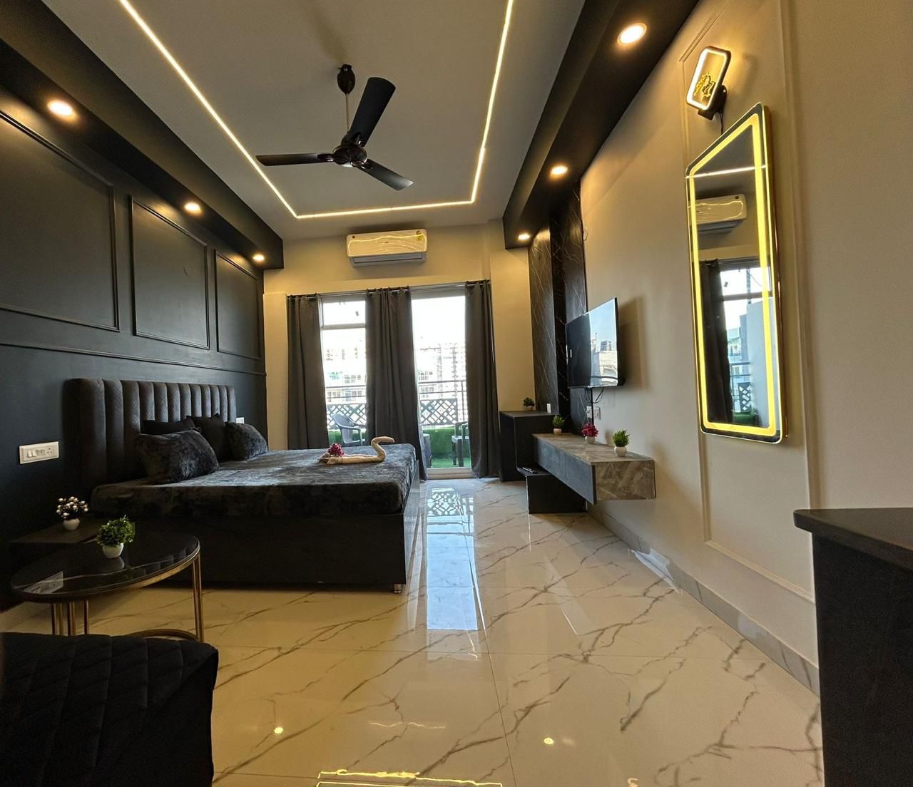 StudioApartment For Rent in Gaur City Center