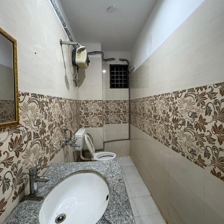 Bathroom, sector 9 1 Bedroom 1200 Sq.Ft. Builder Floor In Sector 9 Gurgaon 9509841