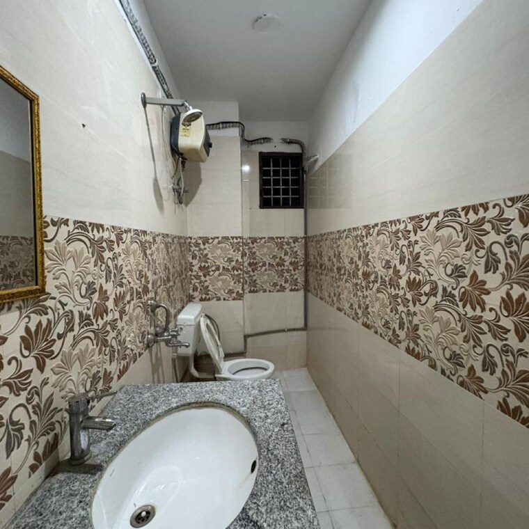 Bathroom, sector 9 1 Bedroom 1200 Sq.Ft. Builder Floor In Sector 9 Gurgaon 9509841