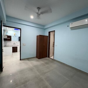 Room in 1 BHK Builder Floor at Sector 9 – for Rent