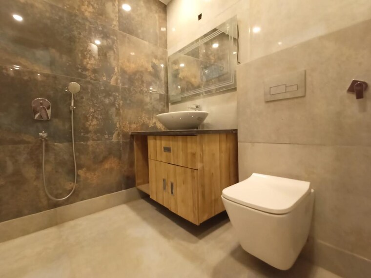 Bathroom, rajouri garden 3 Bedroom 1800 Sq.Ft. Builder Floor In Rajouri Garden Delhi 9509847