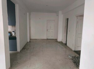 Room in 4 BHK Apartment at BPTP Parkland Pride, Sector 77 – for Rent