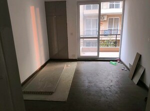 Room in 4 BHK Apartment at BPTP Parkland Pride, Sector 77 – for Rent