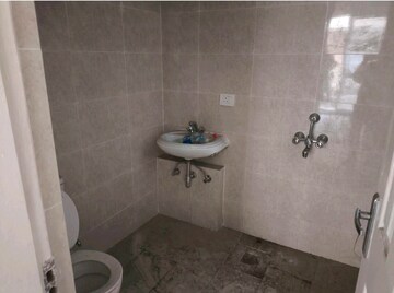 Bathroom in 4 BHK Apartment at BPTP Parkland Pride, Sector 77 – for Rent