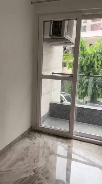 Room in 3 BHK Builder Floor at Rajouri Garden – for Rent