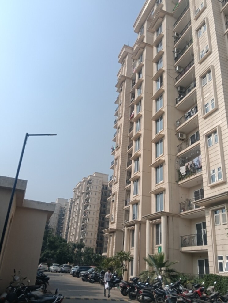 Exterior View, signature-the-serenas 2 Bedroom 583 Sq.Ft. Apartment In Sohna Sector 36 Gurgaon 9509881