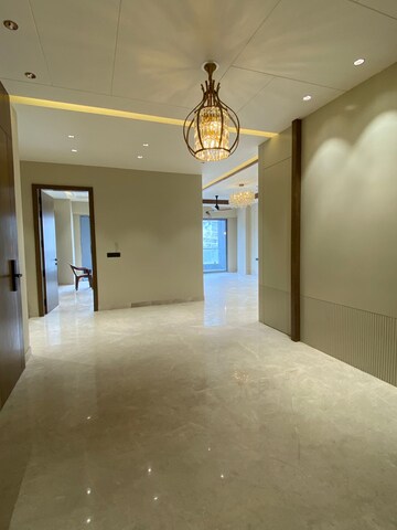 Room in 3.5 BHK Builder Floor at SS Southend Floors, South City 2 – for Sale