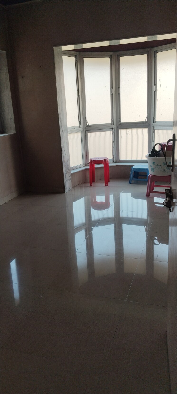 Room, ambawadi 3 Bedroom 1500 Sq.Ft. Apartment In Ambawadi Ahmedabad 9509925