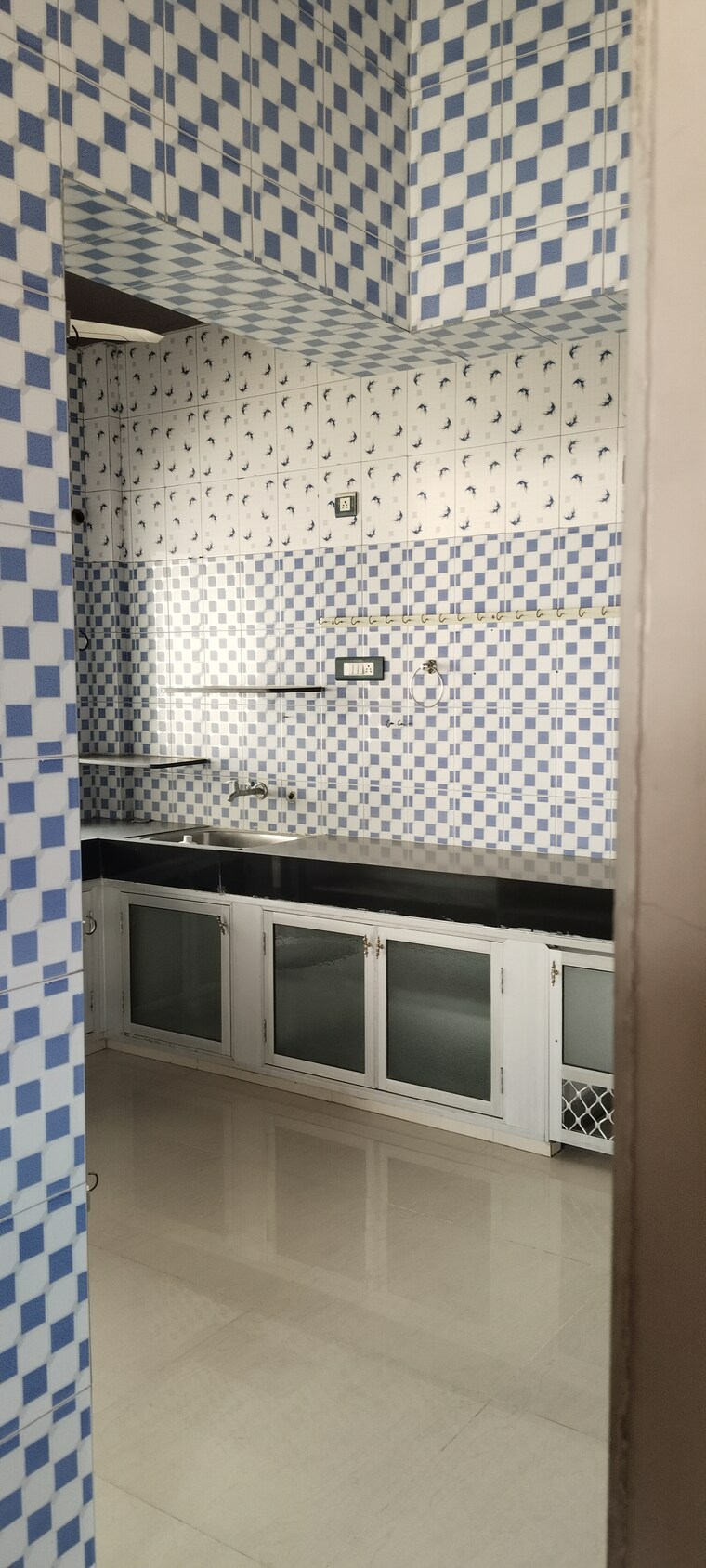 Kitchen, ambawadi 3 Bedroom 1500 Sq.Ft. Apartment In Ambawadi Ahmedabad 9509925