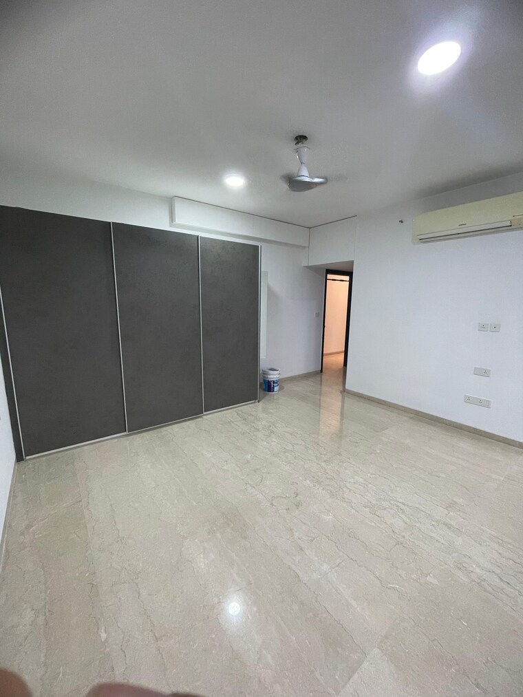 Room, oberoi-realty-esquire 3 Bedroom 1366 Sq.Ft. Apartment In Goregaon East Mumbai 9509889