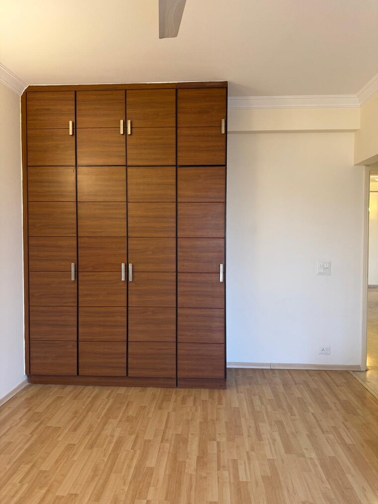 Room, unitech-uniworld-city 3.5 Bedroom 1800 Sq.Ft. Apartment In Sector 30 Gurgaon 9509909