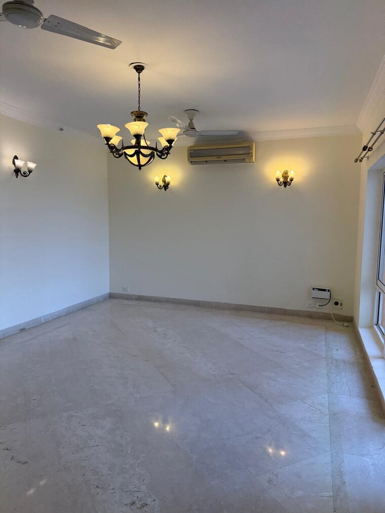 Room, unitech-uniworld-city 3.5 Bedroom 1800 Sq.Ft. Apartment In Sector 30 Gurgaon 9509909