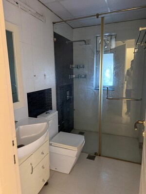 Bathroom in 3.5 BHK Apartment at Unitech Uniworld City, Sector 30 – for Rent