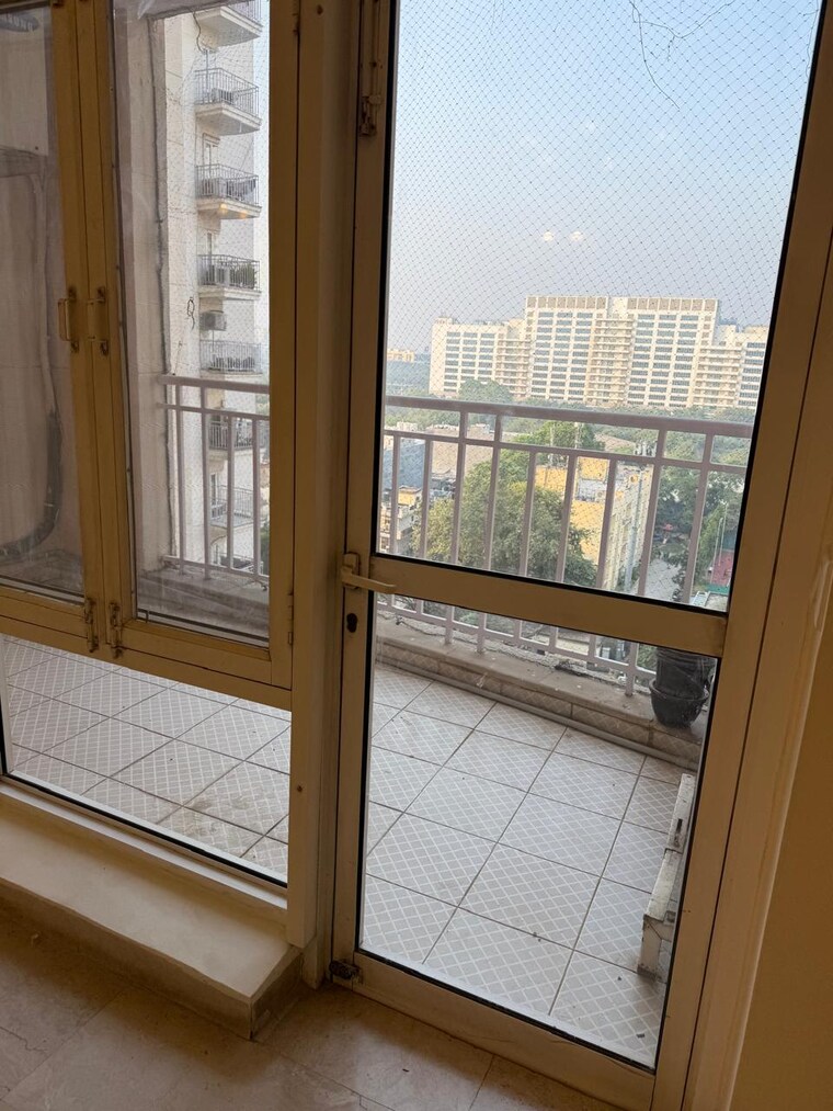 Room, unitech-uniworld-city 3.5 Bedroom 1800 Sq.Ft. Apartment In Sector 30 Gurgaon 9509909