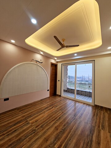 Room in 3 BHK Builder Floor at Ansal Api Versalia 2, Sector 67a – for Sale