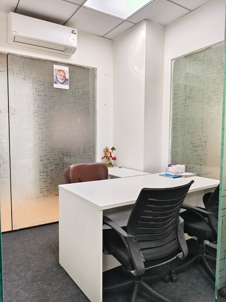 Team Area, sector 63 Commercial Office Space 1800 Sq.Ft. In Sector 63 Noida 9509916