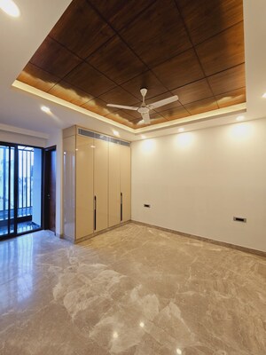 Room in 3.5 BHK Builder Floor at Vipul World Floors, Sector 48 – for Sale