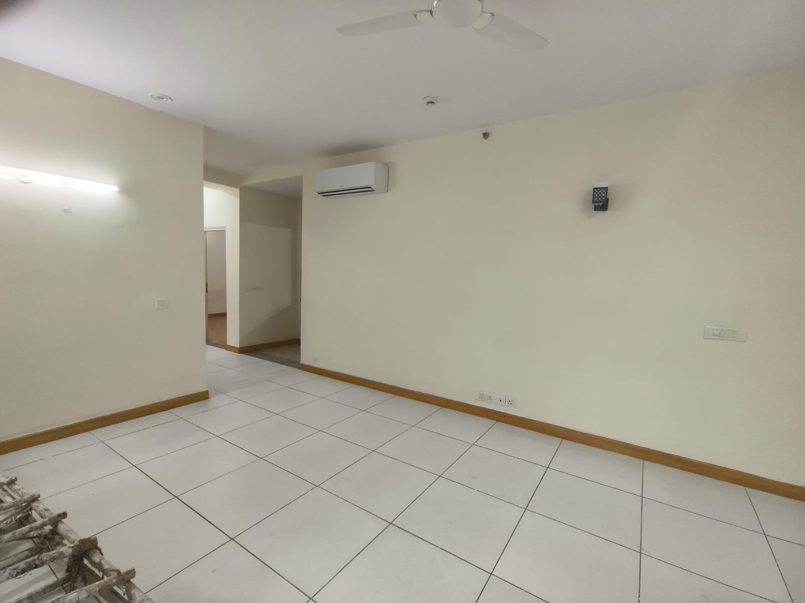 3 BHK + Servant Room Apartment For Sale in Jaypee Moon Court