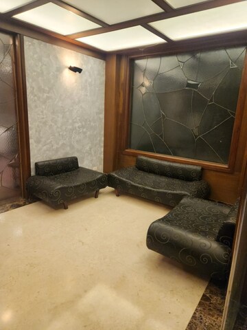 Living Room in 5 BHK Villa at Vishal Manor, Rmv Extension – for Rent