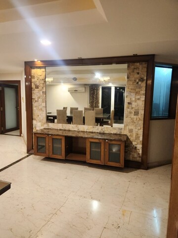 Living Room in 5 BHK Villa at Vishal Manor, Rmv Extension – for Rent