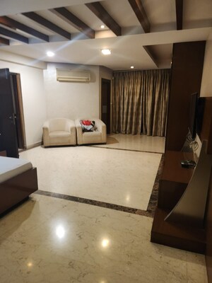 Living Room in 5 BHK Villa at Vishal Manor, Rmv Extension – for Rent