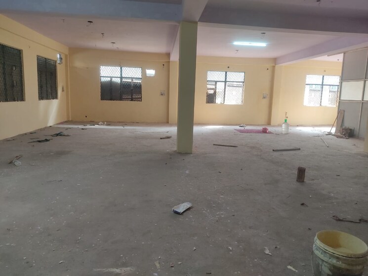 Room, site 4 sahibabad Commercial Warehouse 2000 Sq.Ft. In Site 4 Sahibabad Ghaziabad 9509947