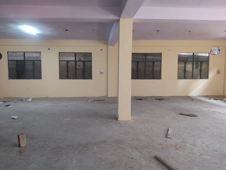 Room, site 4 sahibabad Commercial Warehouse 2000 Sq.Ft. In Site 4 Sahibabad Ghaziabad 9509947