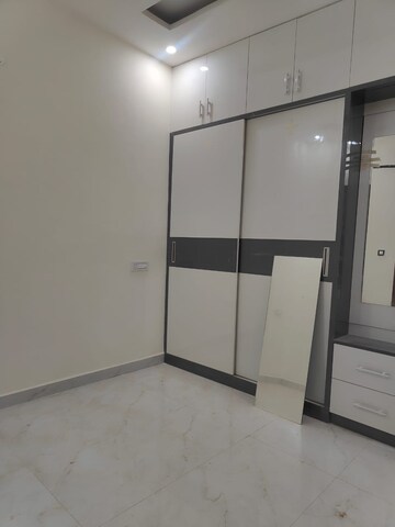 Room in 3 BHK Apartment at Pir Machalla – for Sale