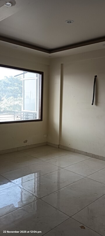 Room in 4 BHK Apartment at Sector 24 – for Sale