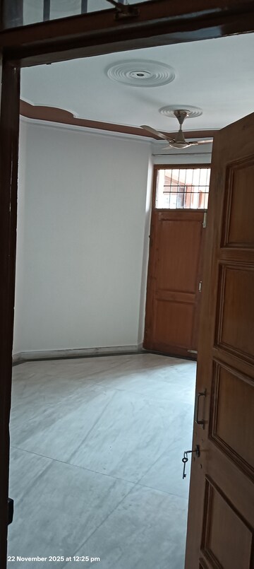 Room in 4 BHK Apartment at Sector 24 – for Sale