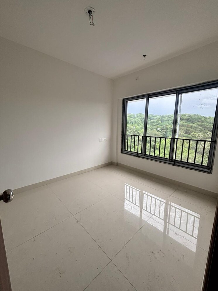 Room, b-g-shirke-monte-verita-north-annexe 1 Bedroom 380 Sq.Ft. Apartment In Borivali East Mumbai 9509977